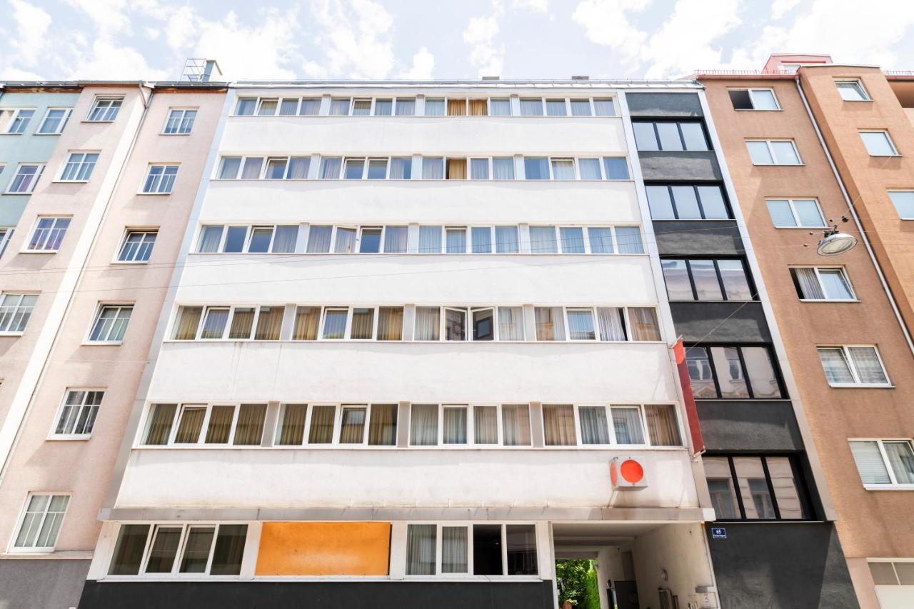 Favoriten Apartament *
